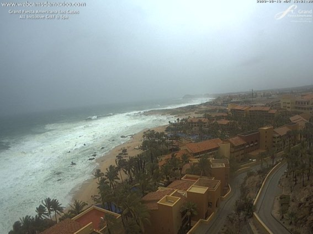 Los efectos del huracán 'Genevieve' ya se sienten en Baja California Sur. (Twitter | @webcamsdemexico)