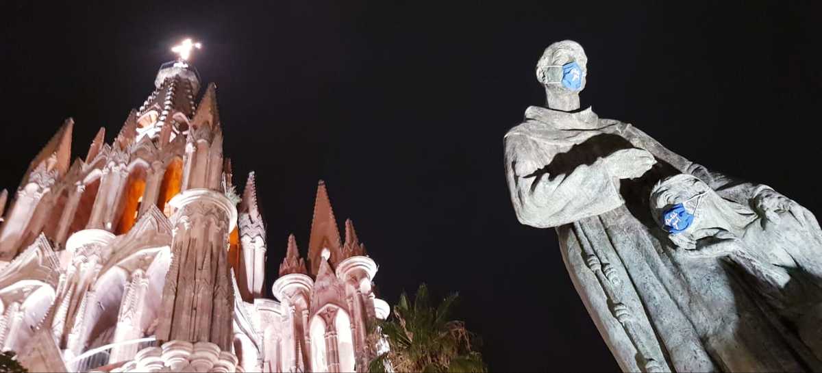 Esculturas de San Miguel de Allende ya usan cubrebocas