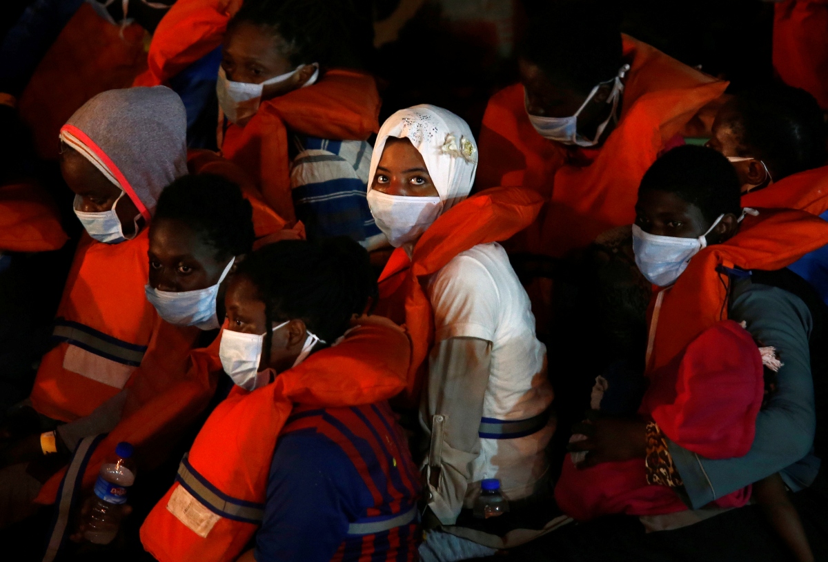 Migrantes del centro y norte de África buscan cruzar el Mediterráneo para encontrar oportunidades en Europa. (Reuters)