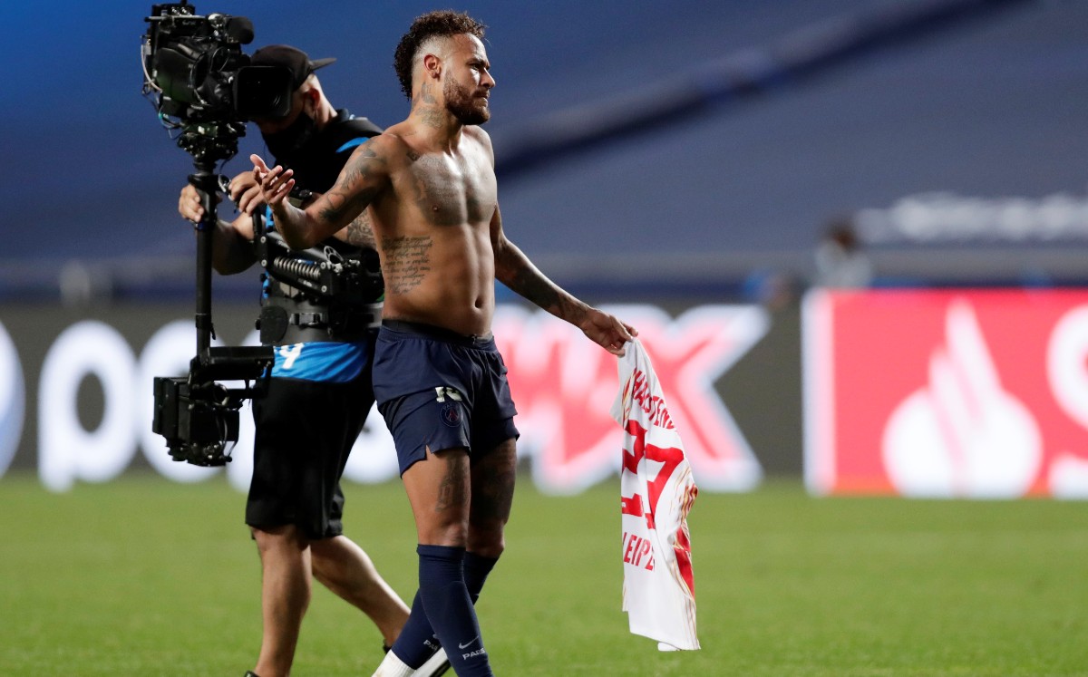 Neymar se perdería la final de la Champions League por intercambiar su playera (Reuters)