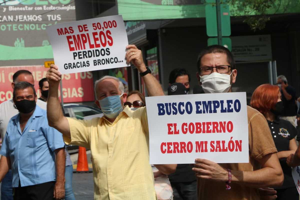 Protestan por reapertura inmediata de salones de fiesta en Nuevo León. Foto: Leonel Rocha.