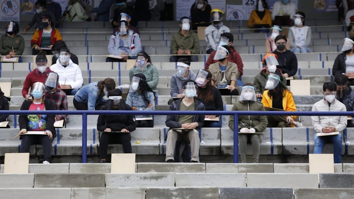 UNAM aplica examen de ingreso en Estadio Olímpico