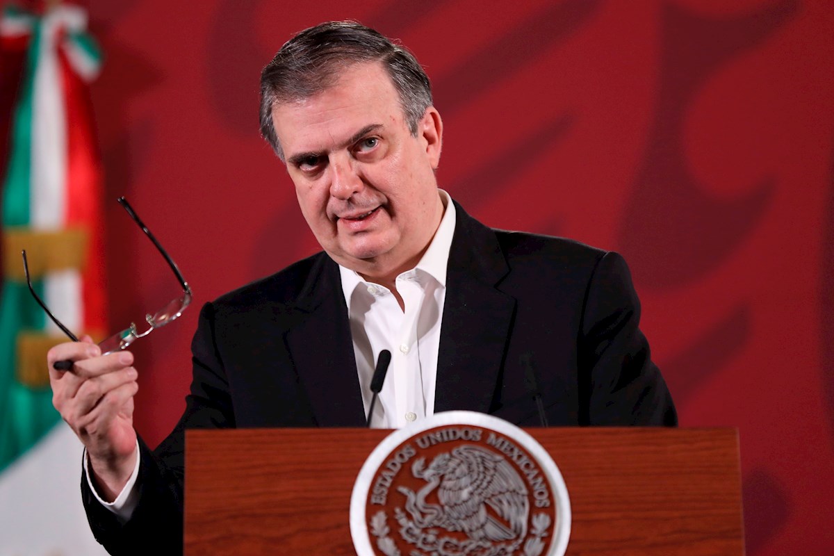 El canciller Marcelo Ebrard indicó que al menos 2 mil mexicanos y mexicanas participarían en el ensayo clínico de la vacuna. (EFE)