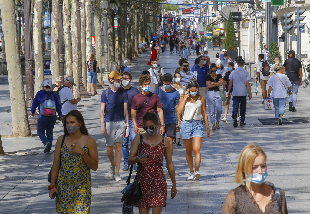 En España se registraron ayer 7 mil 039 nuevos casos en 24 horas. (AP)