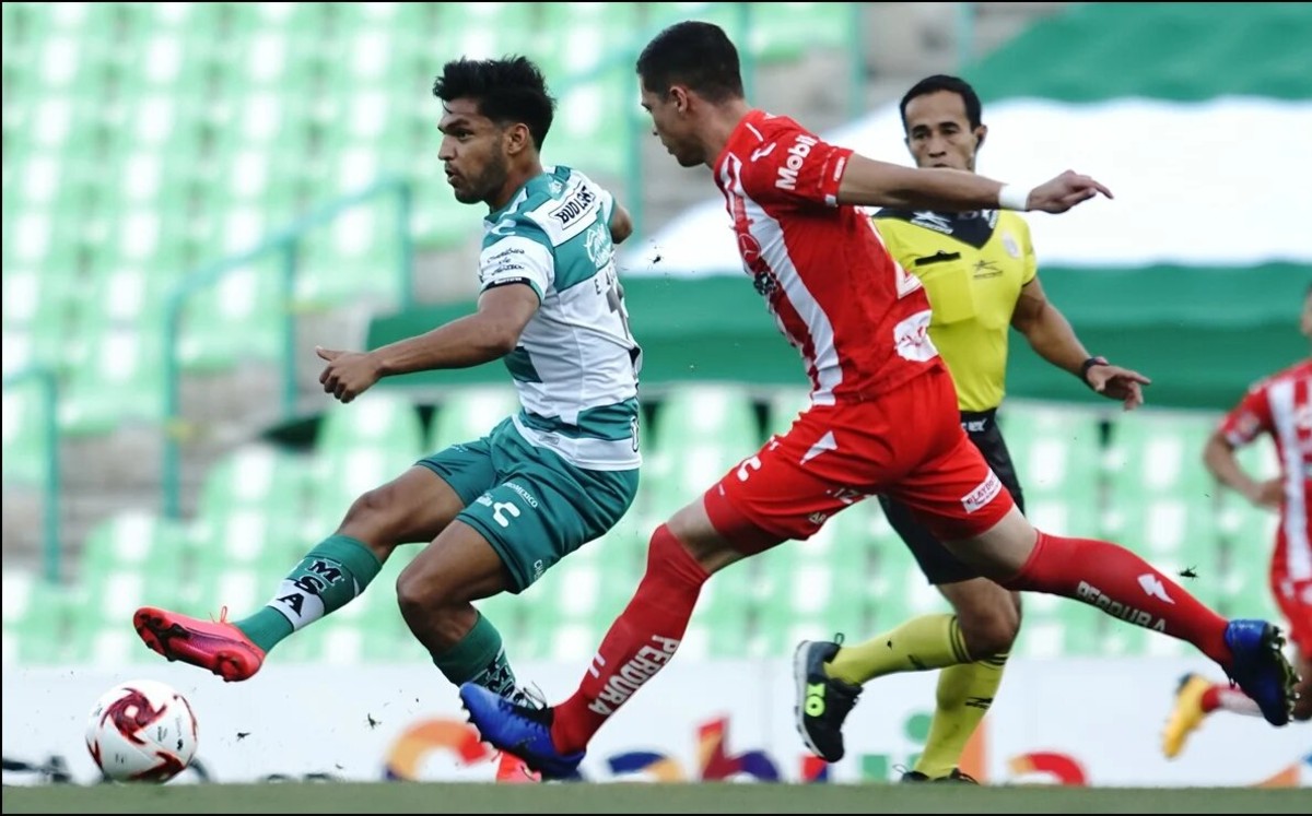 Santos y Necaxa, en el duelo en Clausura 2020 (Imago7)
