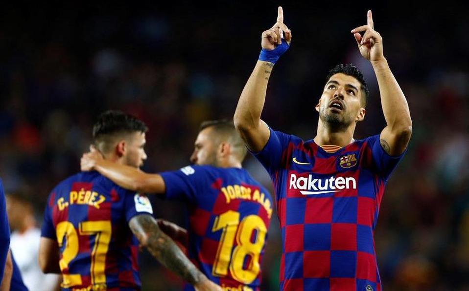 Luis Suárez marcó doblete en la victoria del Barcelona sobre el Valencia (EFE)