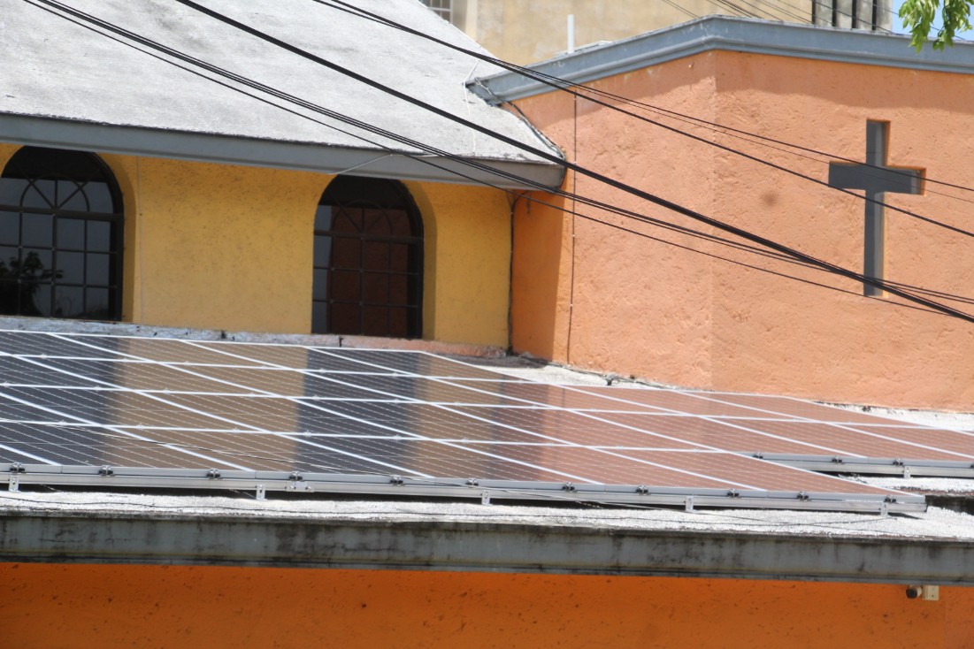 Ponen paneles solares