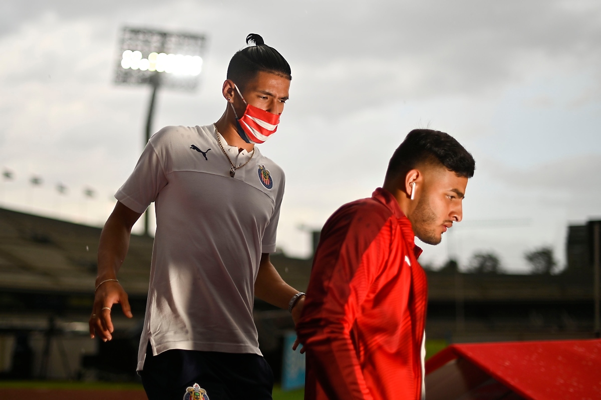 Uriel Antuna y Alexis Vega, jugadores de Chivas (Imago7)