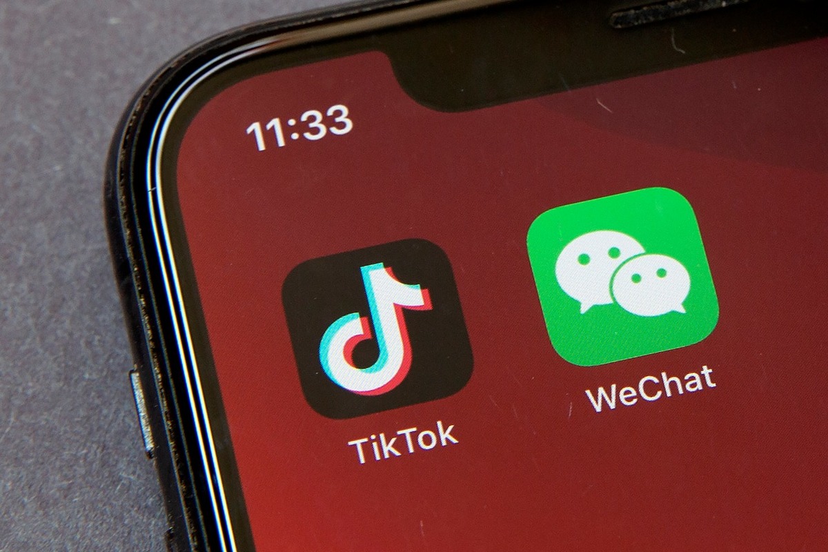 Usuarios de WeChat y una ONG demandaron al presidente estadunidense Donald Trump tras orden ejecutiva que prohibiría el uso de la app. (AP)
