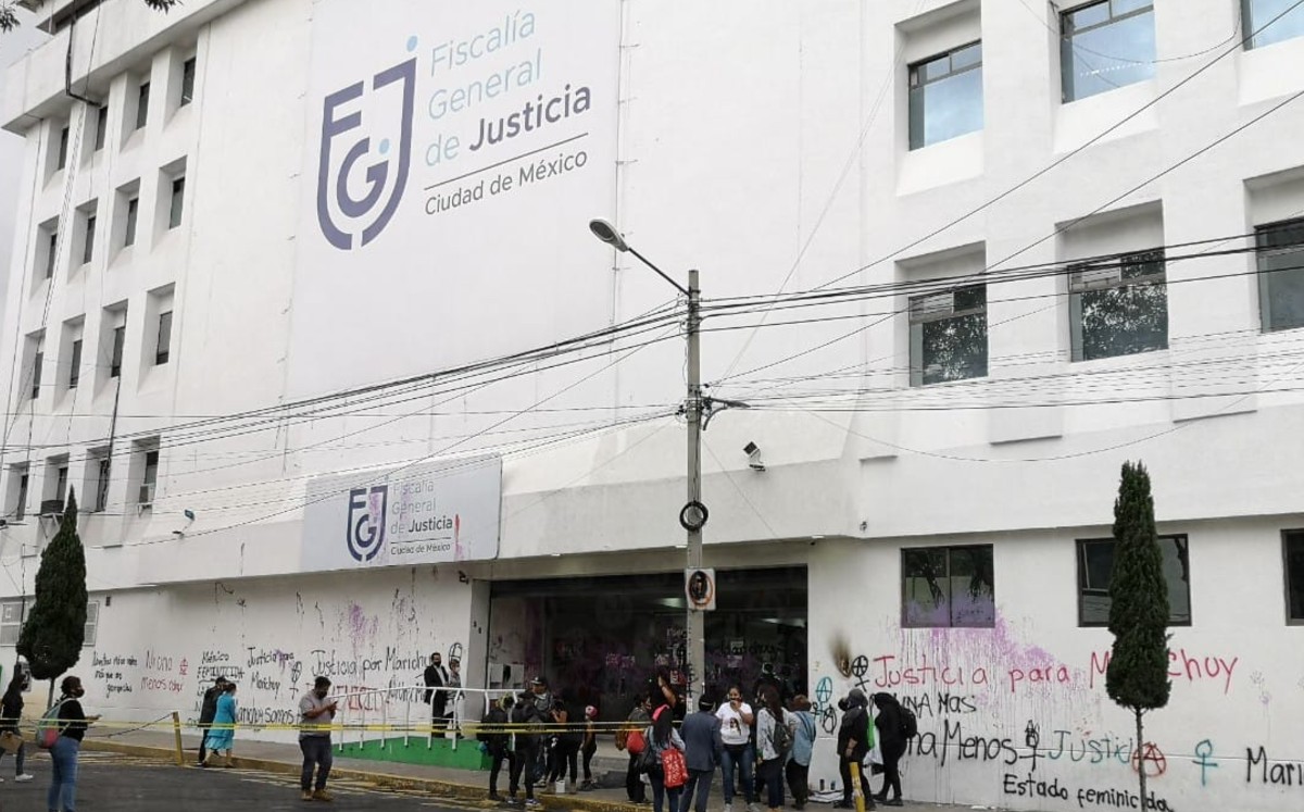 Mujeres protestan en búnker de la FGJ de CdMx. (Jorge Becerril)