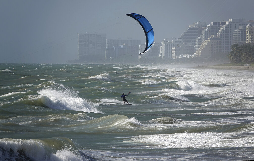 Los vientos de la tormenta tropical 'Marco' comenzaron a debilitarse. | AP