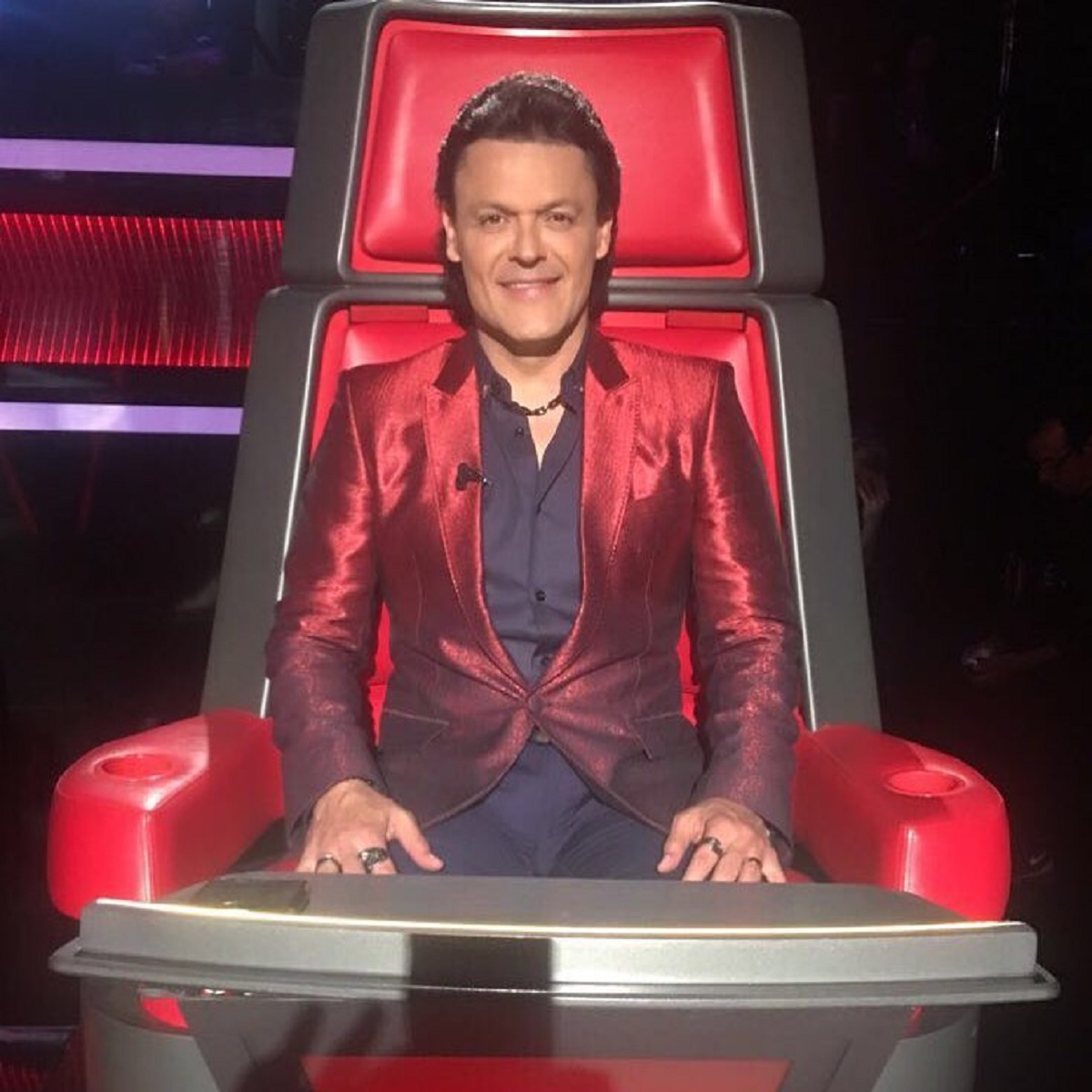 El cantante recibió criticas después de una transmisión en vivo con Isabel Lacurain (Instagram).