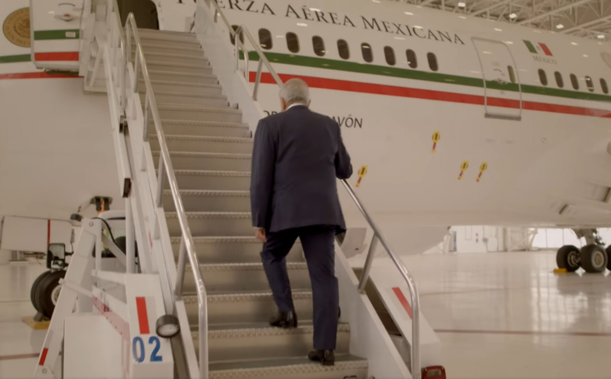 El Presidente subió recientemente al avión presidencial para grabar un video. (Especial)