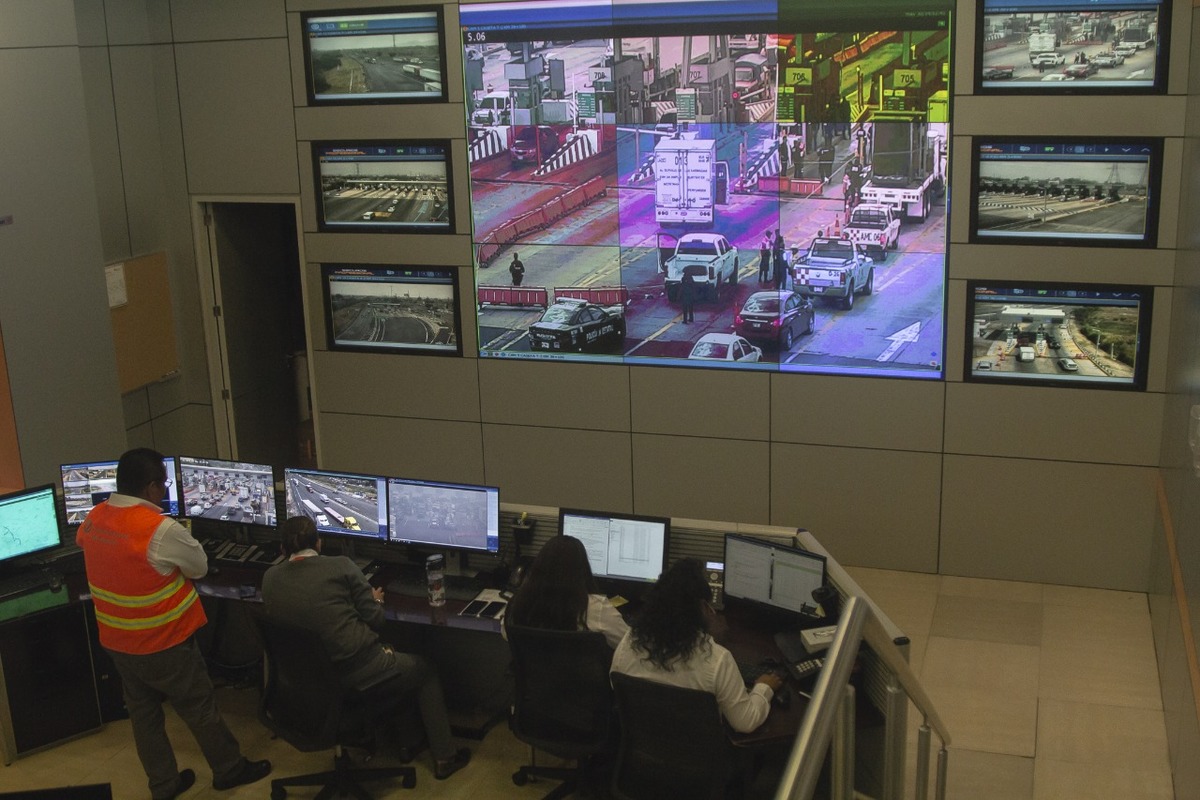 La empresa cuenta con un sistema de monitoreo de la autopista a través de cámaras de seguridad y centro de control. (Especial)