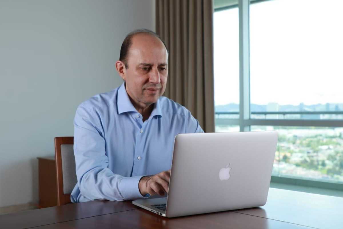 Fernando Manzanilla Prieto, Diputado Federal por el Distrito 12 de Puebla. (Especial)