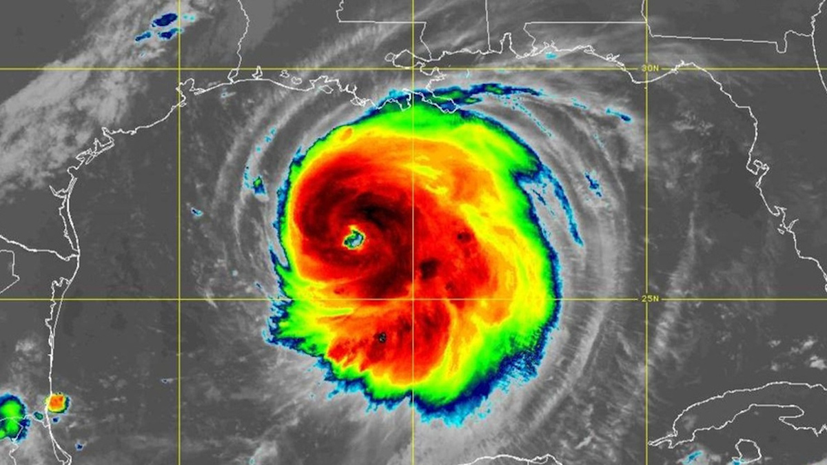 Huracán 'Laura' se fortalece a categoría 4 en su paso por EU