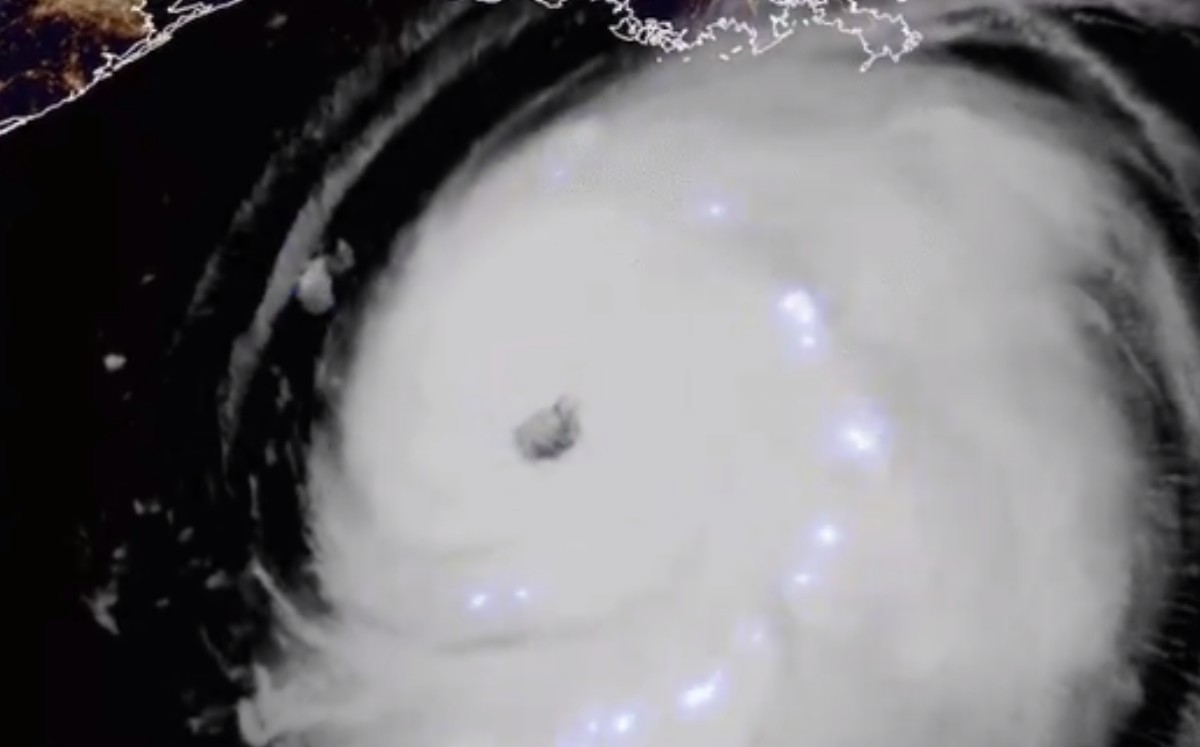 Huracán Laura visto desde el espacio.