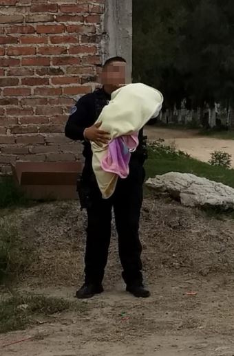 La bebé se encontraba envuelta en cobijas