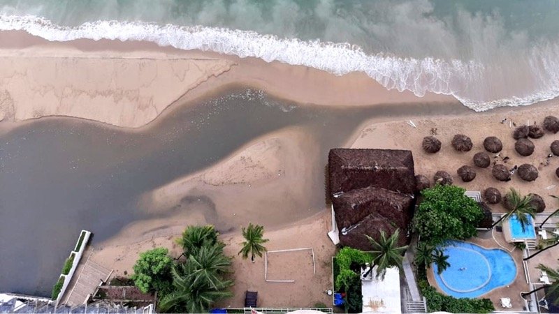 La fuga pudo ser observada en el puerto de Acapulco. (Especial)
