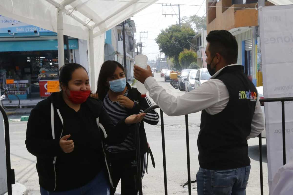Hay 15 mil 409 mexiquenses, los que se encuentran en resguardo domiciliario bajo supervisión epidemiológica. (Iván Camorna)