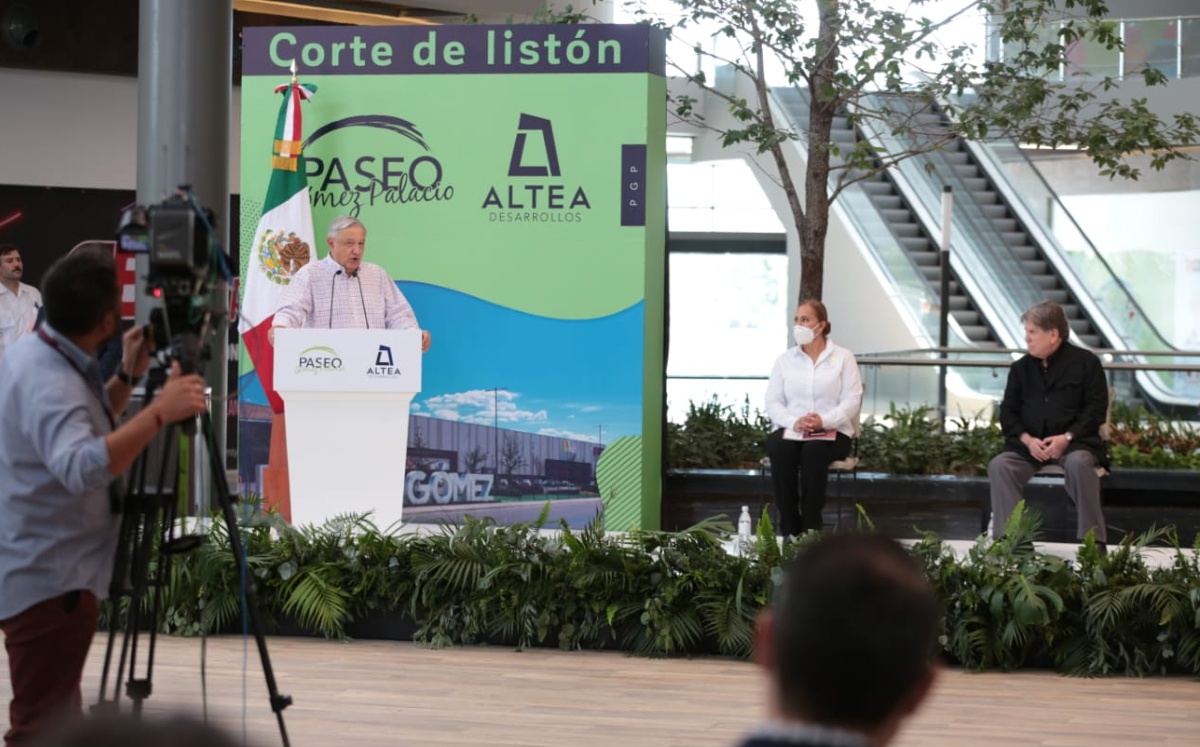 El presidente Andrés Manuel López Obrador en la inauguración de centro comercial en Durango. (Jesús Quintanar)