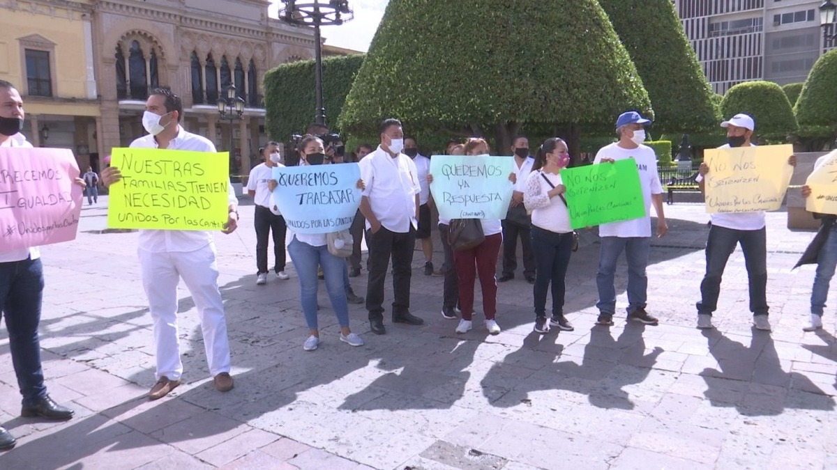 Protesta unión  de cantinas en León; piden se les permita abrir