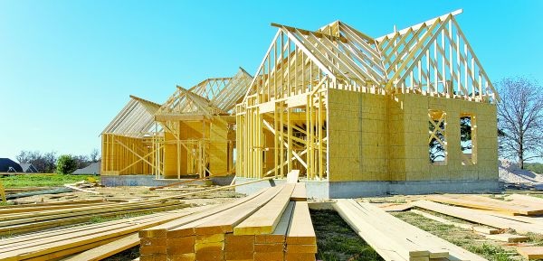 Las tasas de interés ultrabajas animan a los estadunidenses a comprar nuevas casas. Shutterstock
