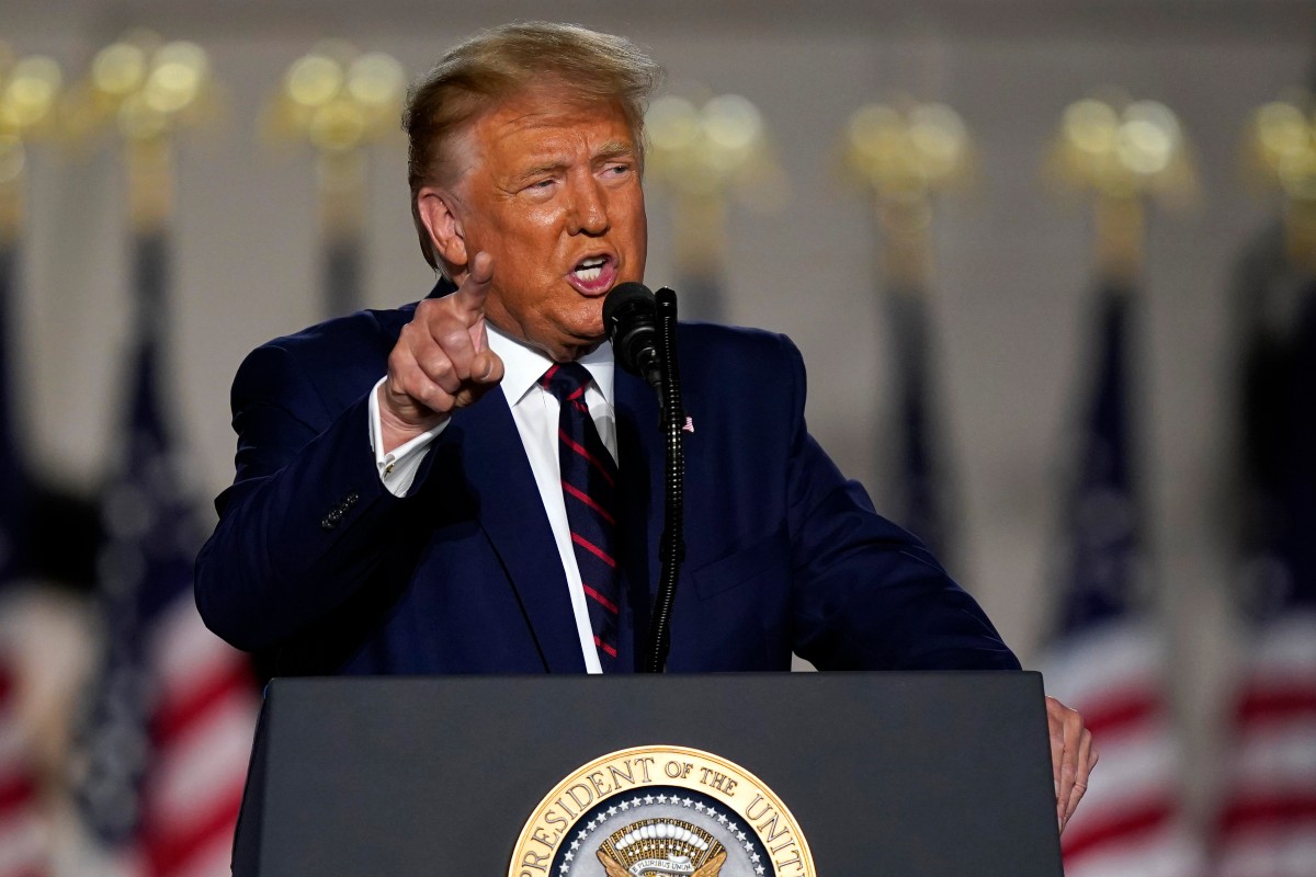Donald Trump habla desde el Jardín Sur de la Casa Blanca el cuarto día de la Convención Nacional Republicana. (AP)