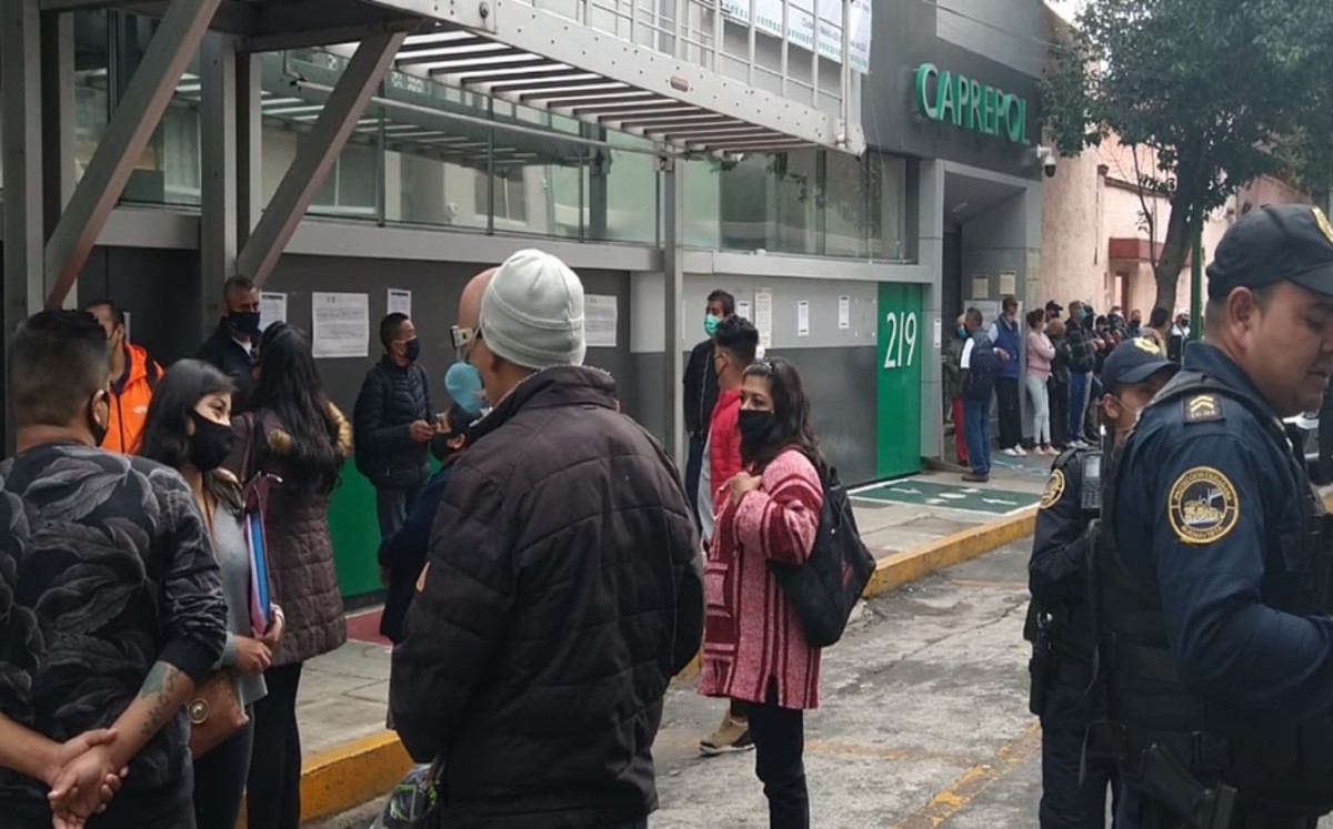 Por segunda ocasión, policías y bomberos protestan en CdMx; exigen que les paguen