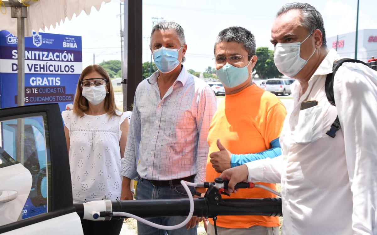 El alcalde Jesús Nader visita las estaciones sanitarias. (Cortesía)