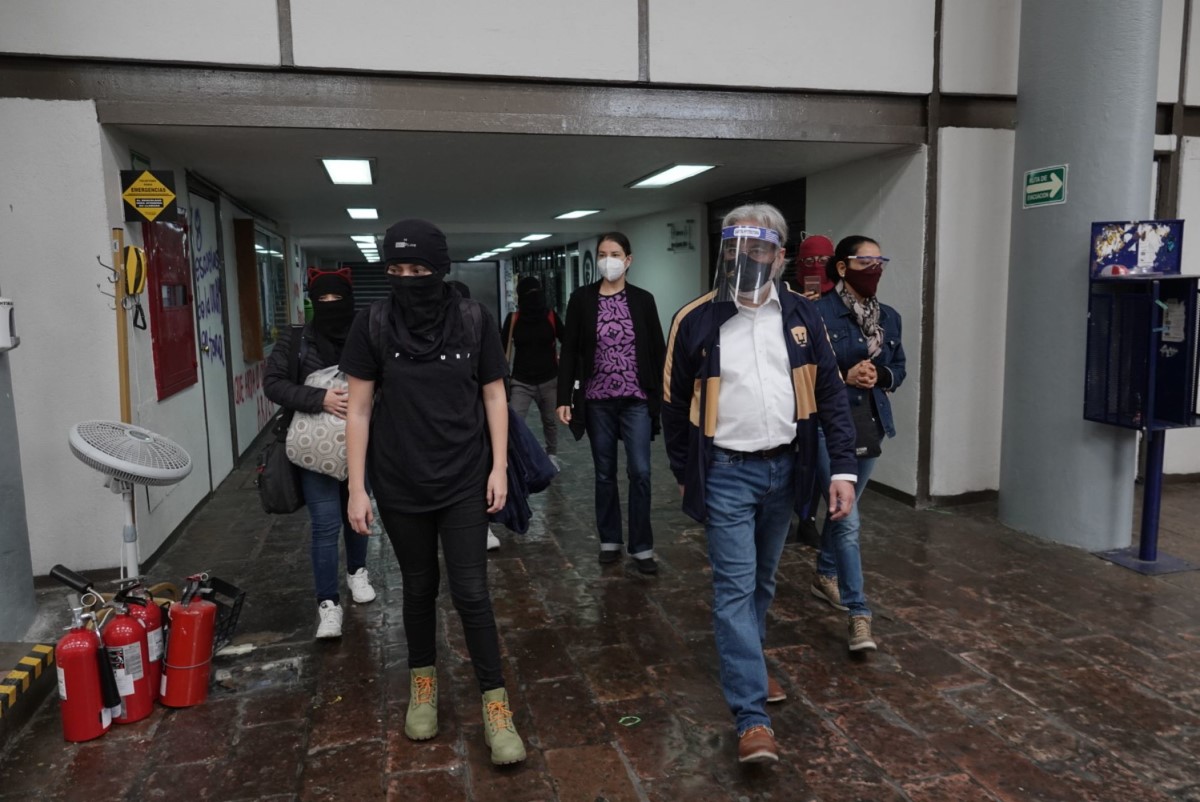 Alumnas liberan Facultad de Economía tras 6 meses de paro. | Cuartoscuro