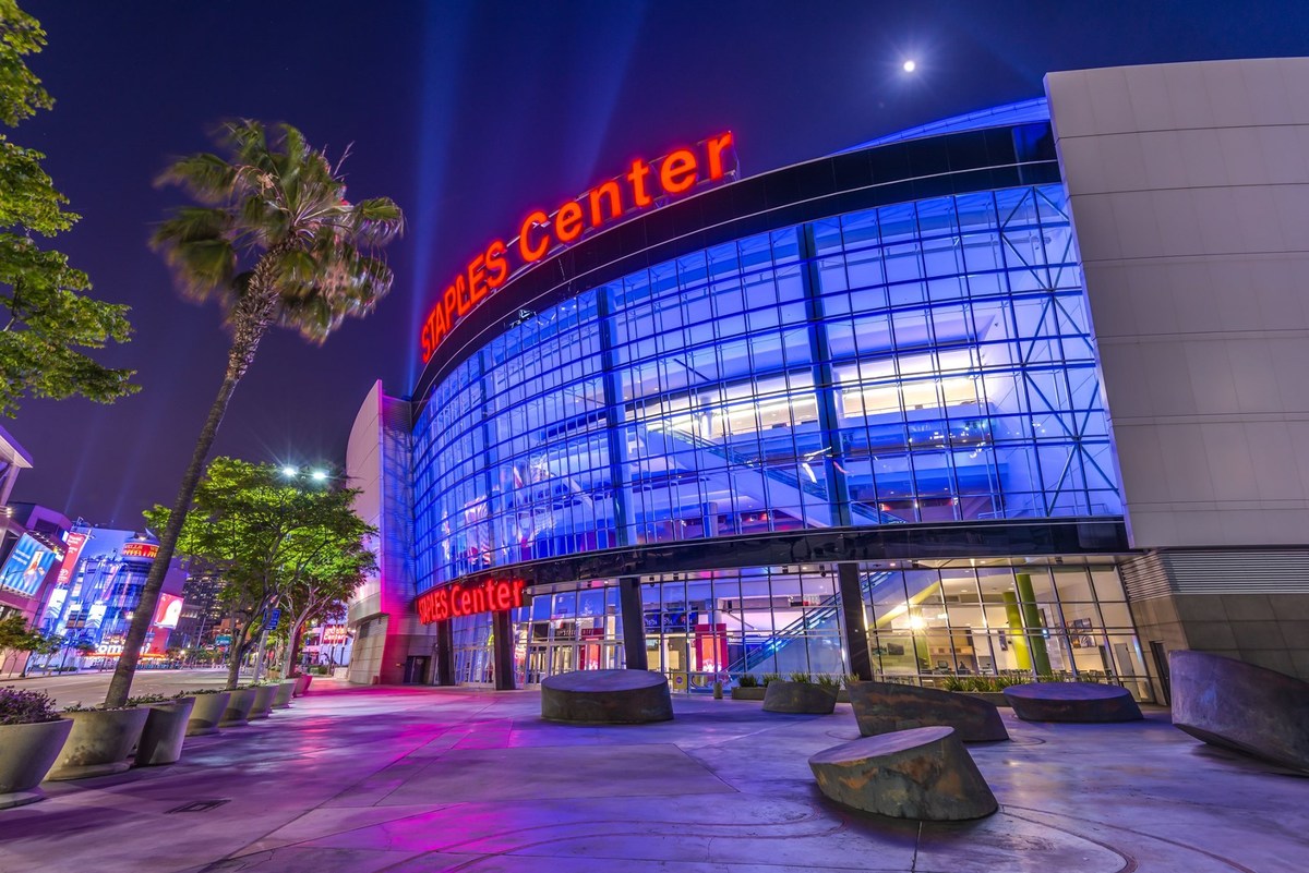 El Staples Center es la sede de Lakers y los Clippers de Los Ángeles, se encuentra cerrado debido a la pandemia de coronavirus. (FB: Staples Center)