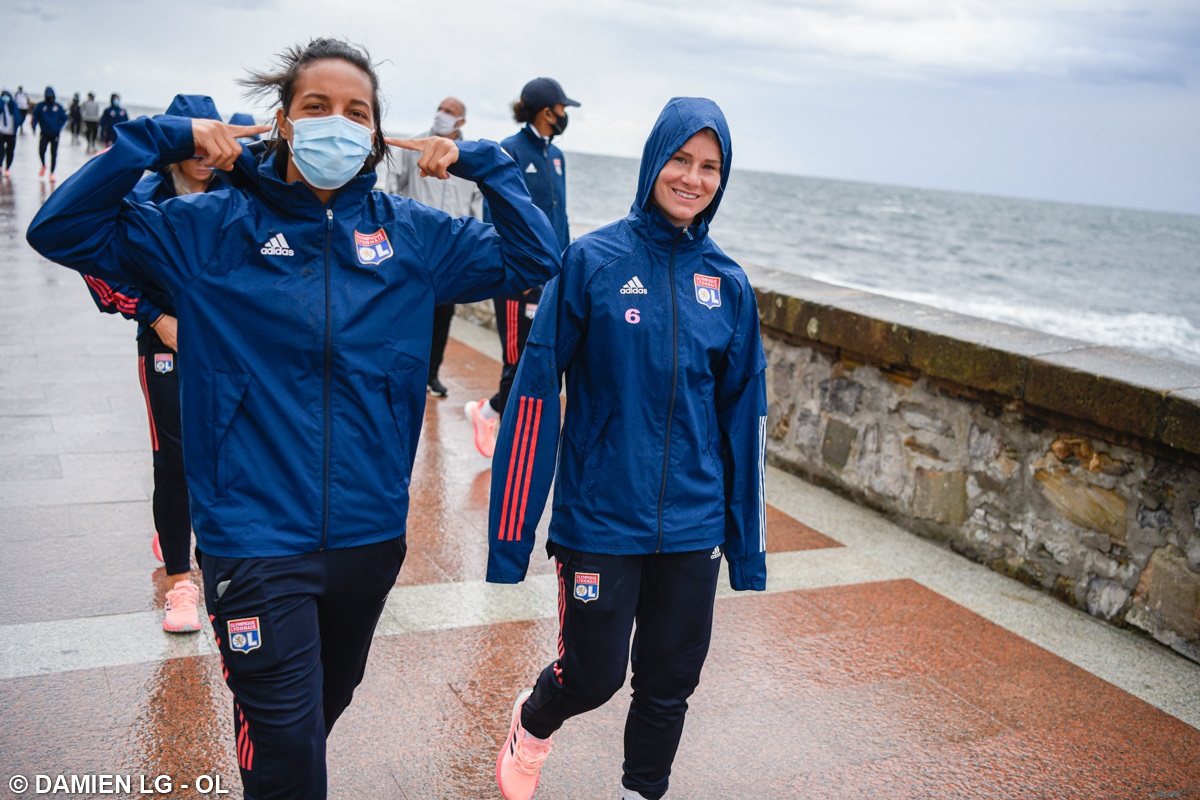 Jugadoras del Olympique Lyon previo a la final de la Champions League (Twitter @OLfeminin)