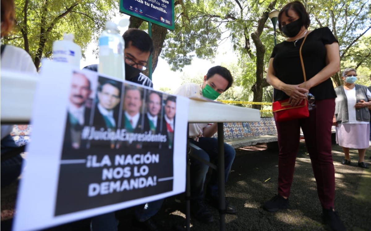 El módulo para recolectar firmas se colocó en el Parque de los Venados, en la Benito Juárez. (Javier Ríos)