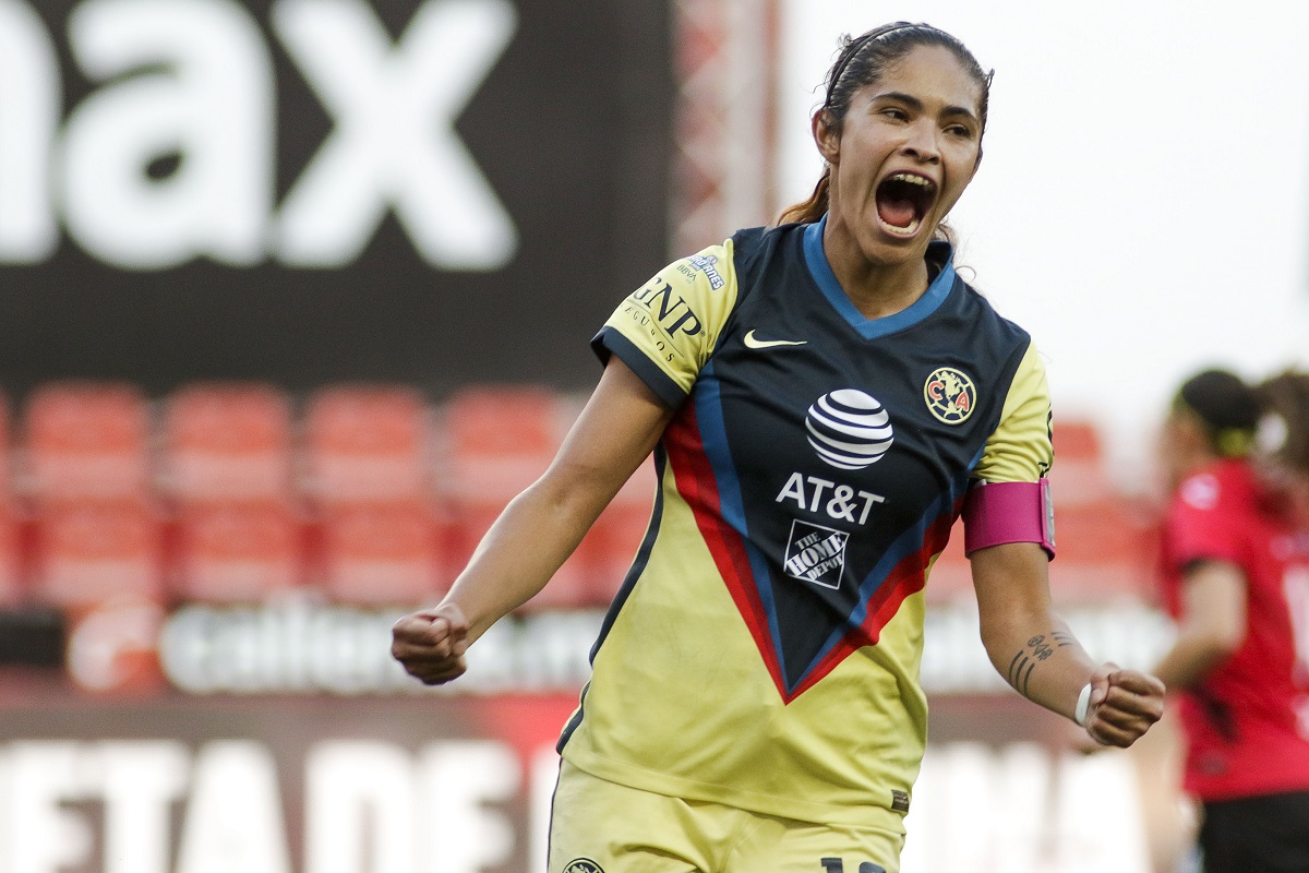 Daniela Espinosa de América femenil en festejo de gol (Imago7)