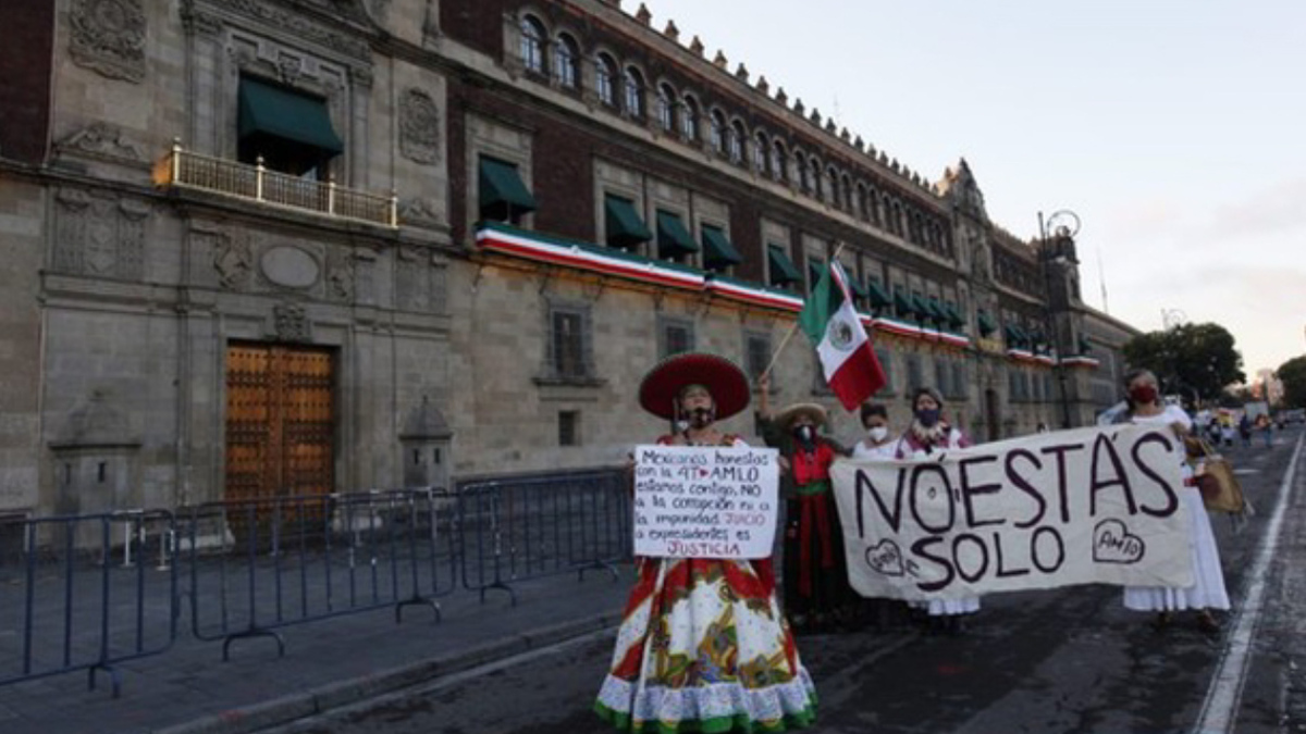 Adelitas' corean porras a AMLO