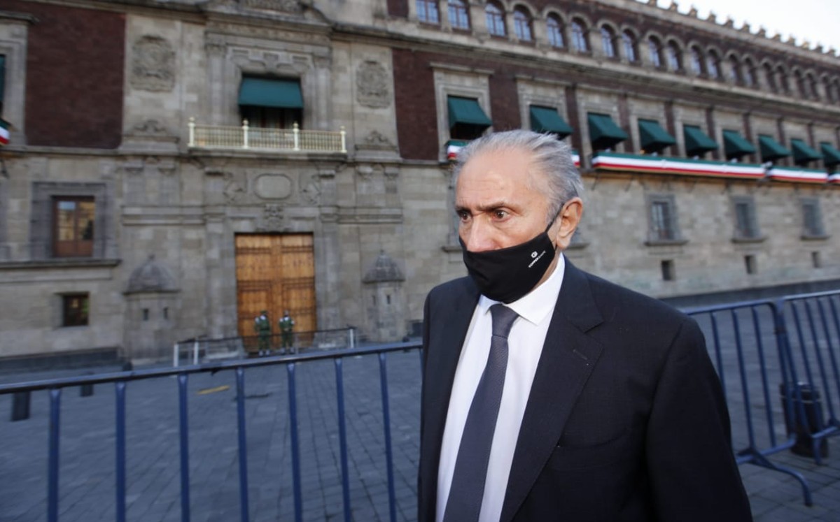 Joel Ayala ingresa a Palacio previo al mensaje del Presidente. (Omar Franco)