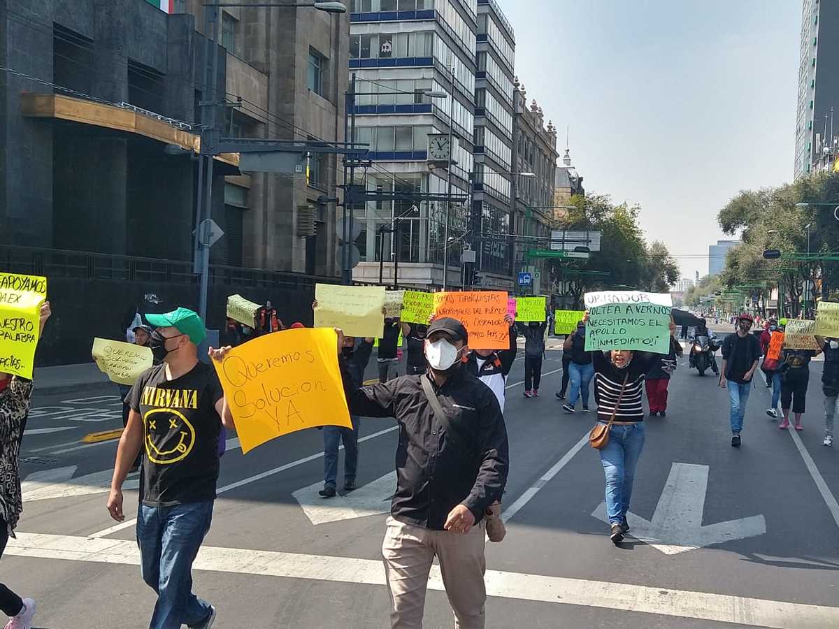 Los comerciantes marcharon sobre el Eje Central causando un caos vial. (César Velázquez)