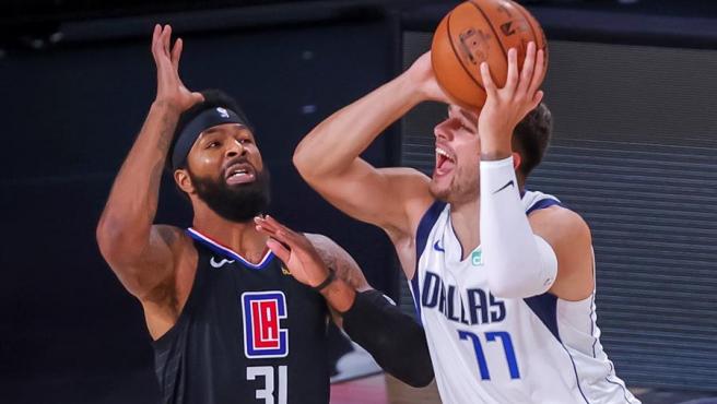 Doncic y Morris son sancionados por la NBA (EFE)