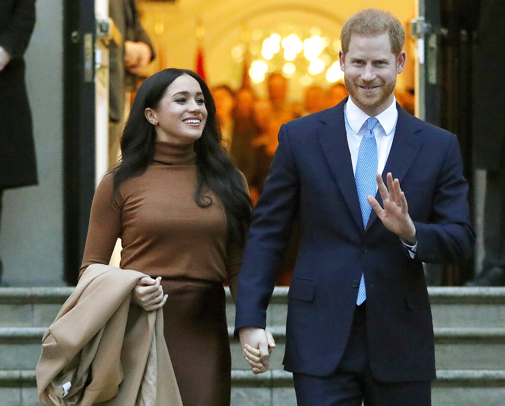 Meghan y Harry firmaron un acuerdo con Netflix para producir programas.(AP)