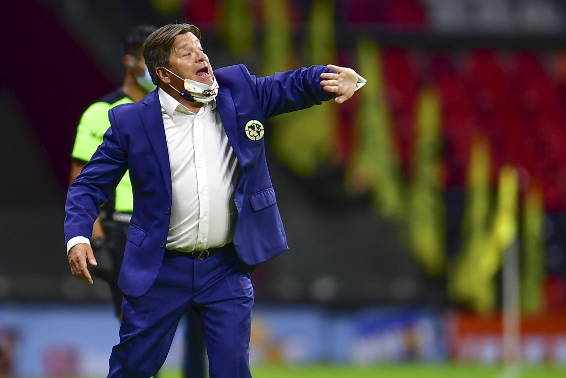 Miguel Herrera en el partido de América contra Mazatlán (Mexsport)