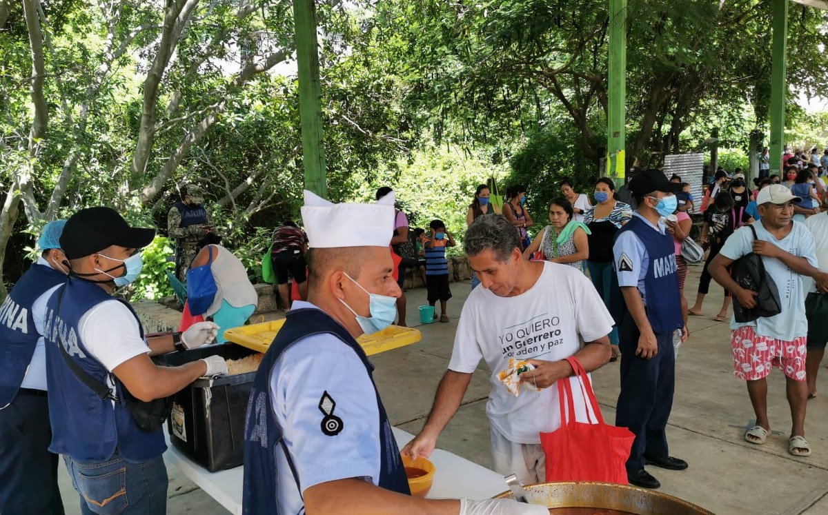 Los apoyos de las Cocinas Comunitarias se brindaron de lunes a sábado de las 12:00 horas durante los tres meses. (Especial)