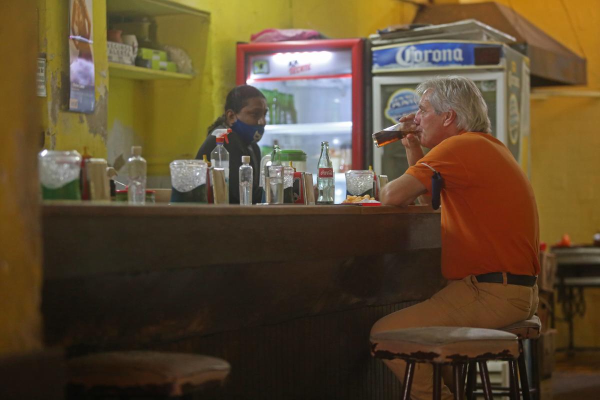 El Bar Gil cuenta con todos los protocolos sanitarios exigidos por la autoridad. (Fernando Carranza)