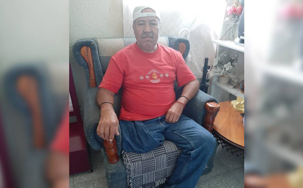 León | Moisés busca trabajo  y requiere de una silla de ruedas.