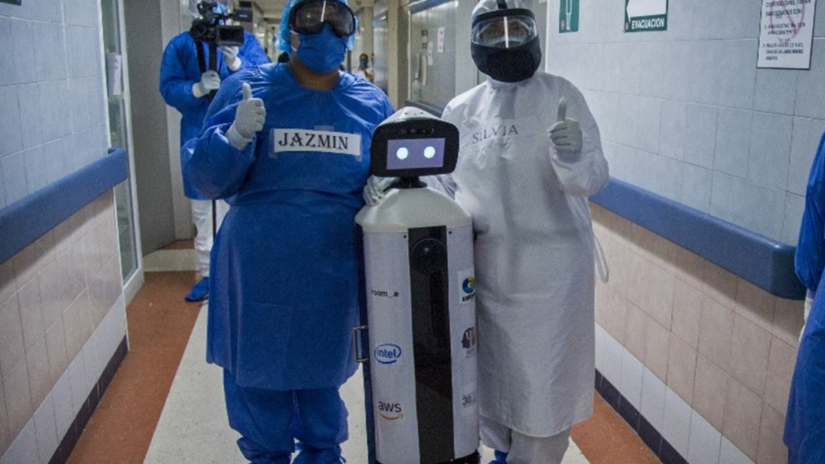 'La Luchy Robotina', la robot mexicana que ayuda a los enfermos de covid-19