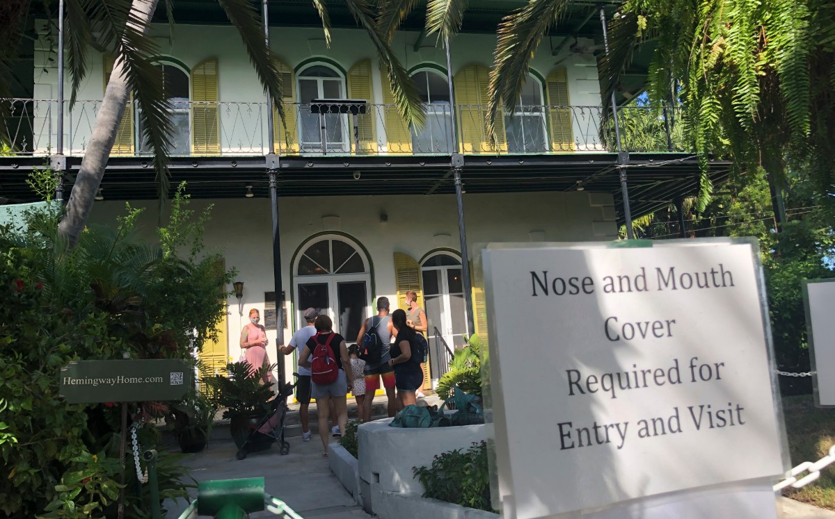 Tras la muerte de Hemingway en 1961, su casa se convirtió en una de las principales atracciones de Key West. (AFP)