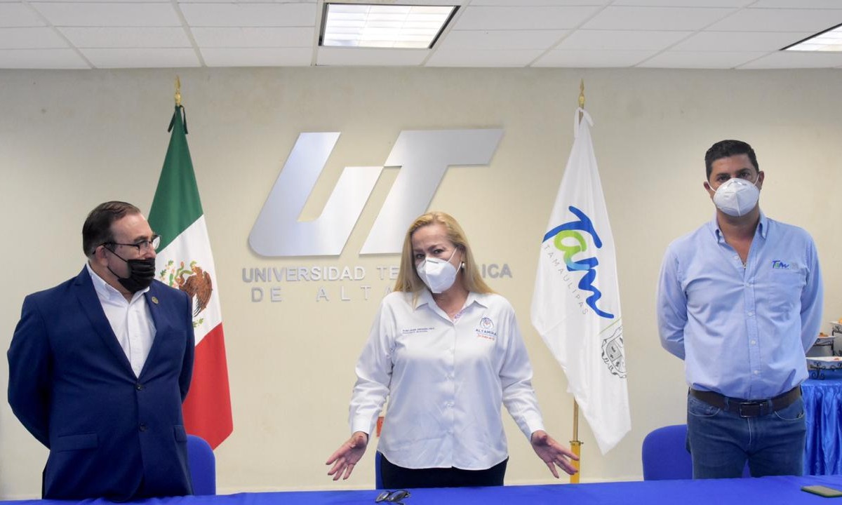 Alma Laura Amparán inauguró el ciclo escolar 2020-2021 de la UT de Altamira. (Cortesía)