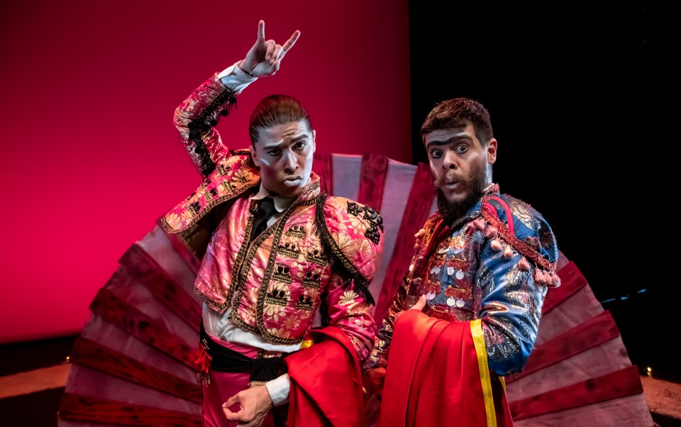 A lo largo de este tiempo, Olé! se ha presentado en diversos foros desde la calle y las plazas de toros hasta los teatros y festivales culturales (Nac