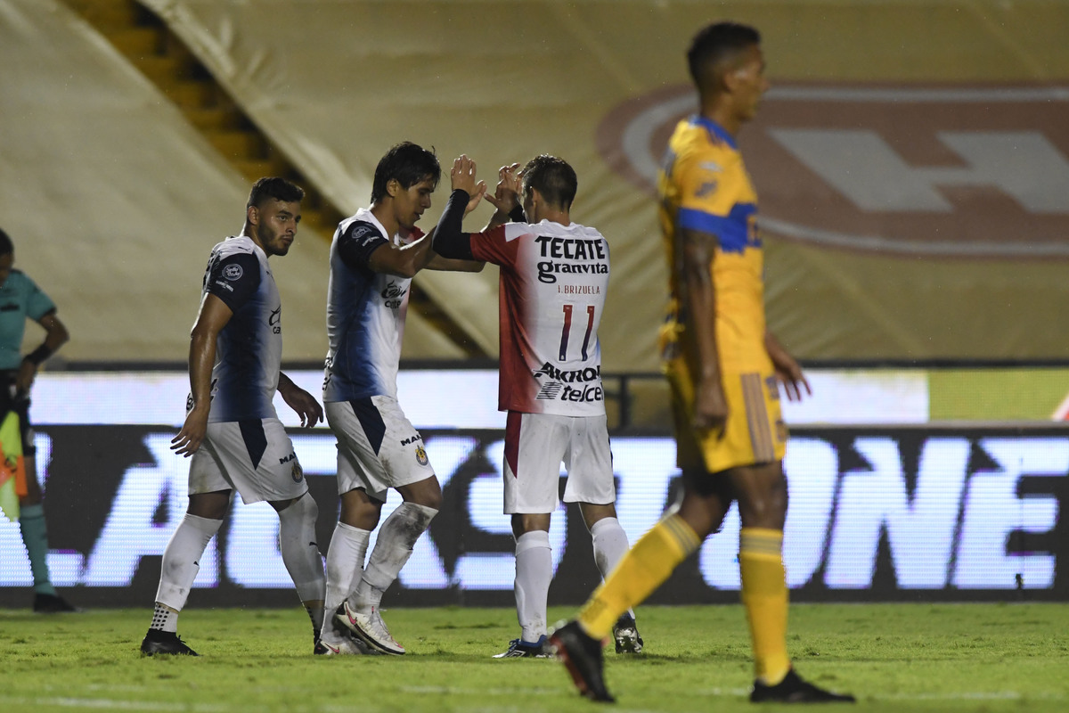 Chivas ganó en el Volcán después de 10 años (Imago7)