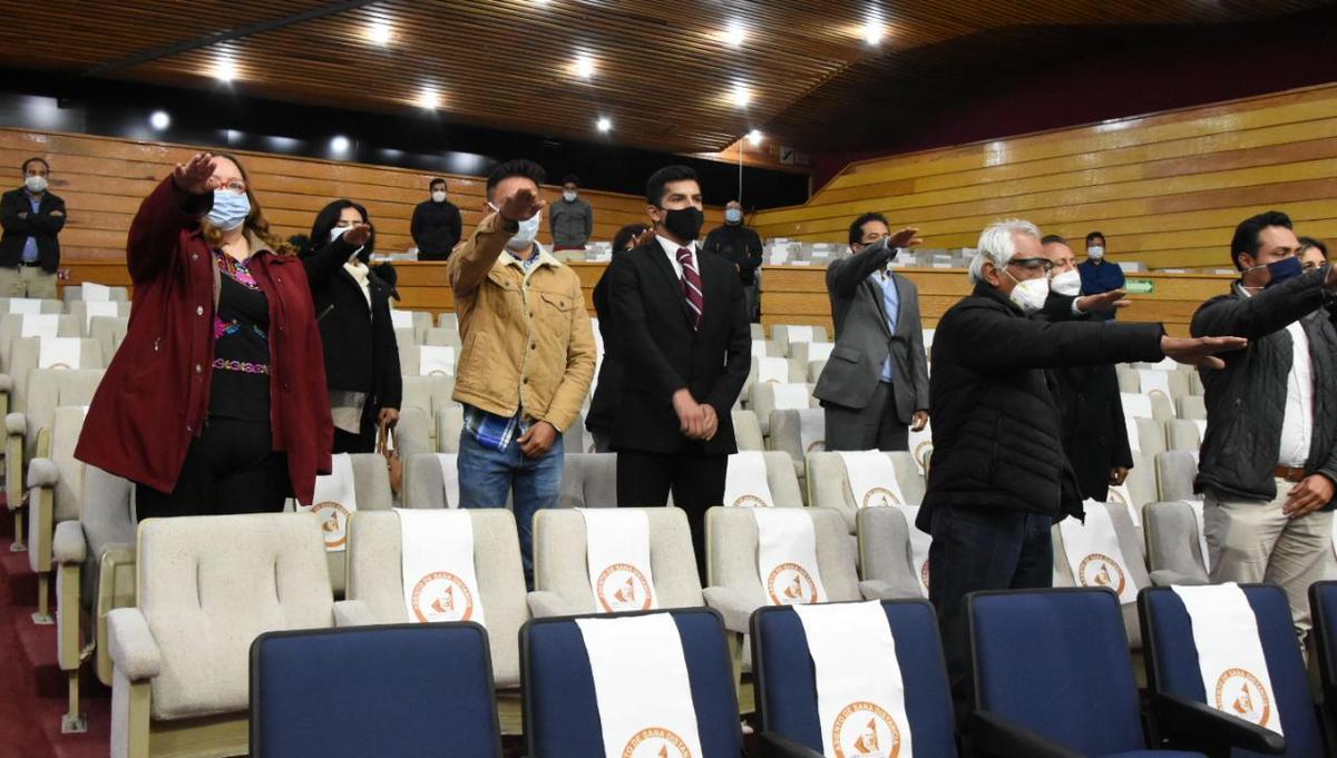 Ciudadanos designados al frente del Concejo local en Pachuca. (Cortesía)